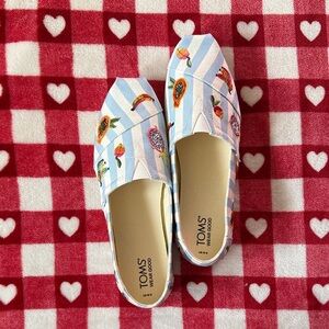 NWOT Summer Fruit Alpargata 🍌🩵🥭 TOMS